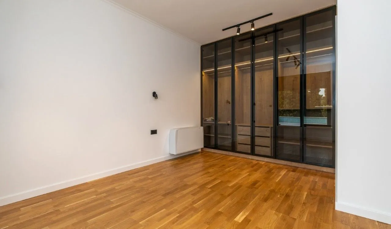 Izdavanje, kuća, 180m², Gornja Gorica, Podgorica