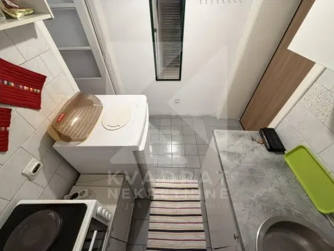 Izdavanje, garsonjera, 20m², Centar, Podgorica - image 9