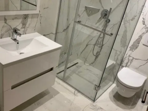 Izdavanje, trosoban stan, 123m², Budva, Crna Gora - image 11