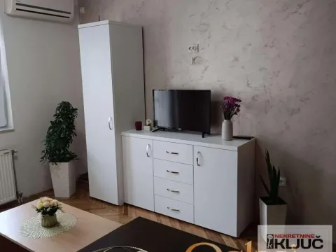Izdavanje, garsonjera, 28m², Sajmište, Novi Sad - image 3