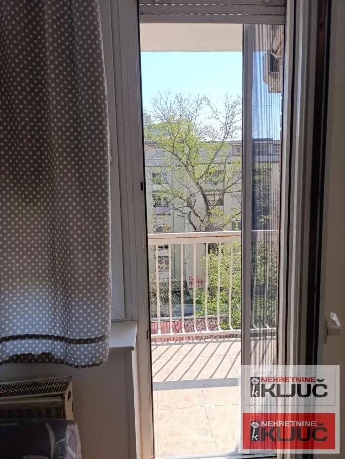 Izdavanje, garsonjera, 24m², Grbavica, Novi Sad Sve Podlokacije