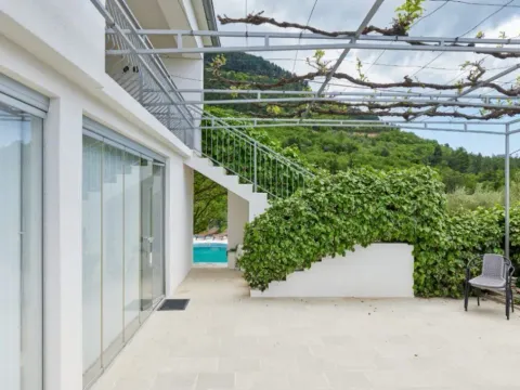 Rent, house, 150m², Kavač, Kotor - image 11