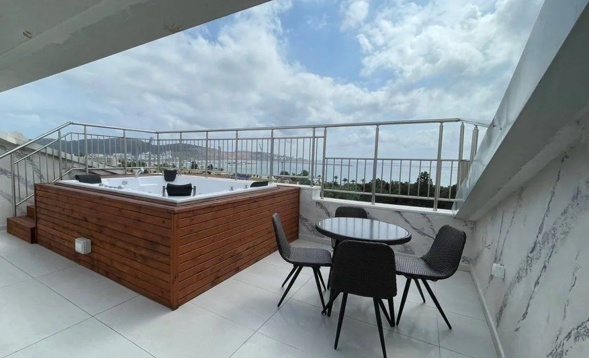 Sale, three bedroom apartment, 144m², Centar, Bar