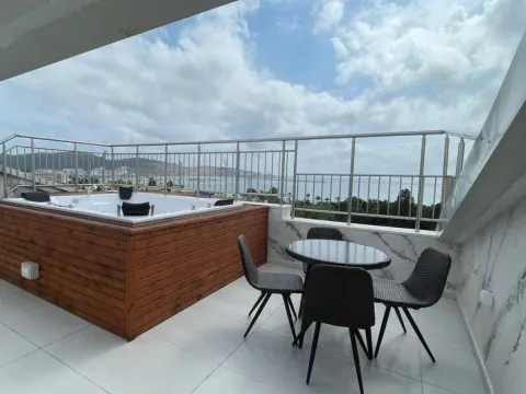 Sale, three bedroom apartment, 144m², Centar, Bar