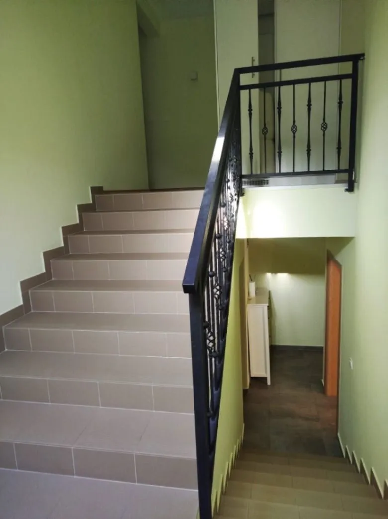 Izdavanje, trosoban stan, 100m², Zabjelo, Podgorica