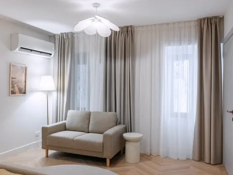 Prodaja, dvosoban stan, 43m², Centar, Kotor - image 13