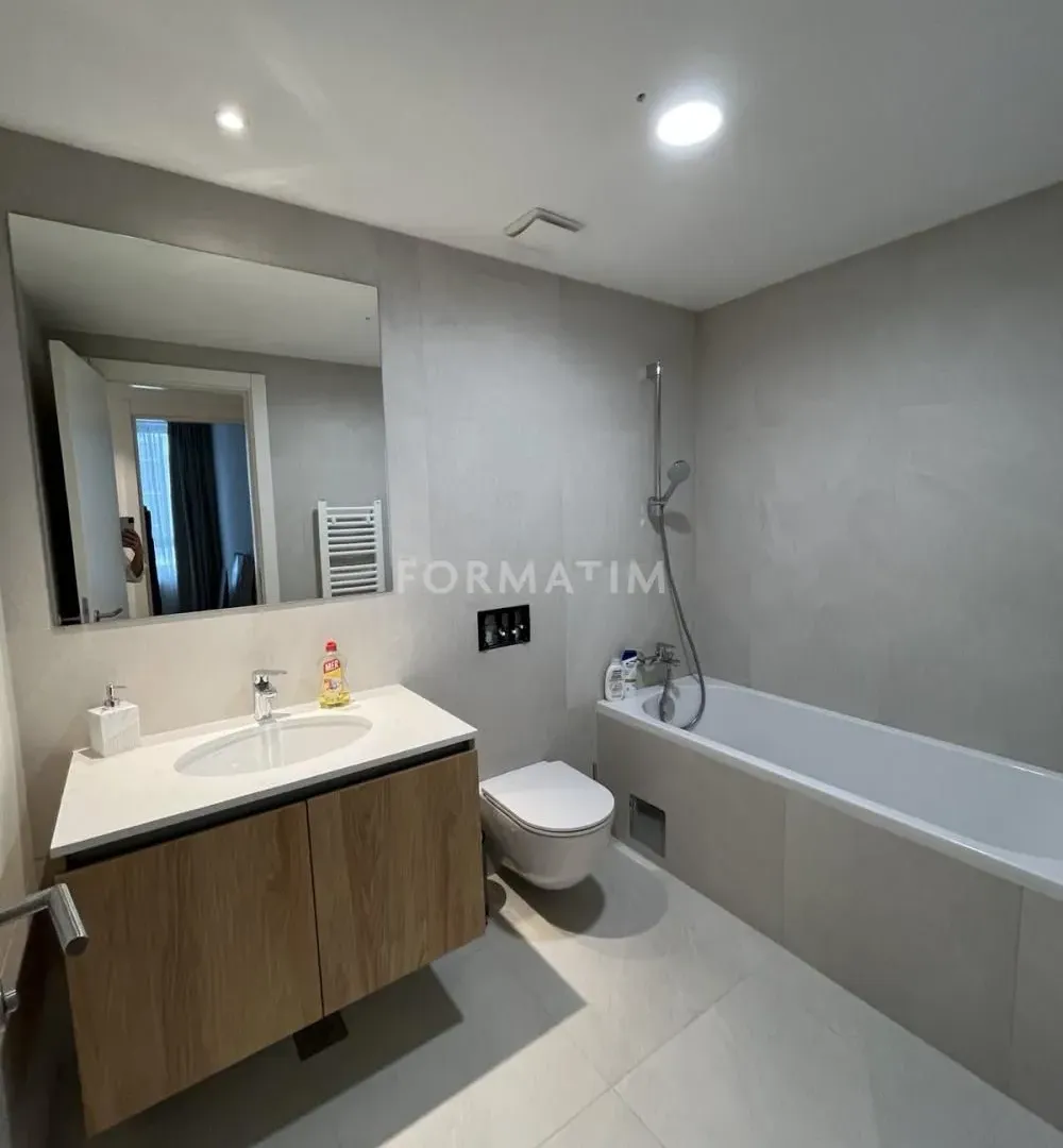 Izdavanje, trosoban stan, 84m², Savski Venac, Beograd