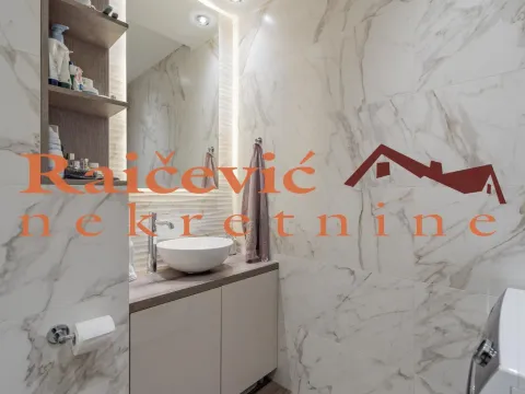 Sale, four bedroom apartment, 115m², Vračar, Šid - image 16