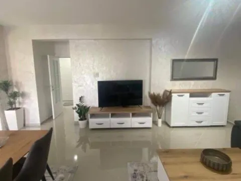 Sale, two bedroom apartment, 69m², Centar, Bar