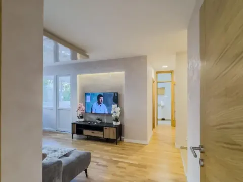 Prodaja, dvosoban stan, 68m², Tivat, Crna Gora - image 2
