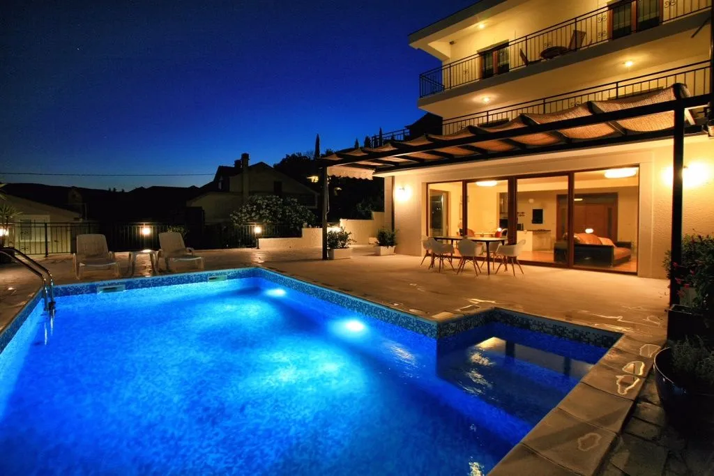 Sale, house, 402m², Kotor, Crna Gora