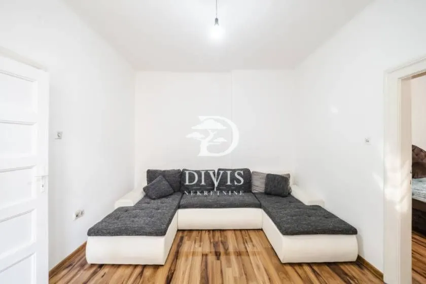 Sale, three bedroom apartment, 68m², Vračar Sve Podlokacije, Beograd