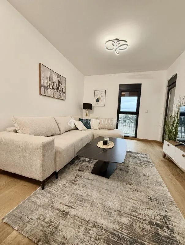 Izdavanje, jednosoban stan, 46m², City Kvart, Podgorica