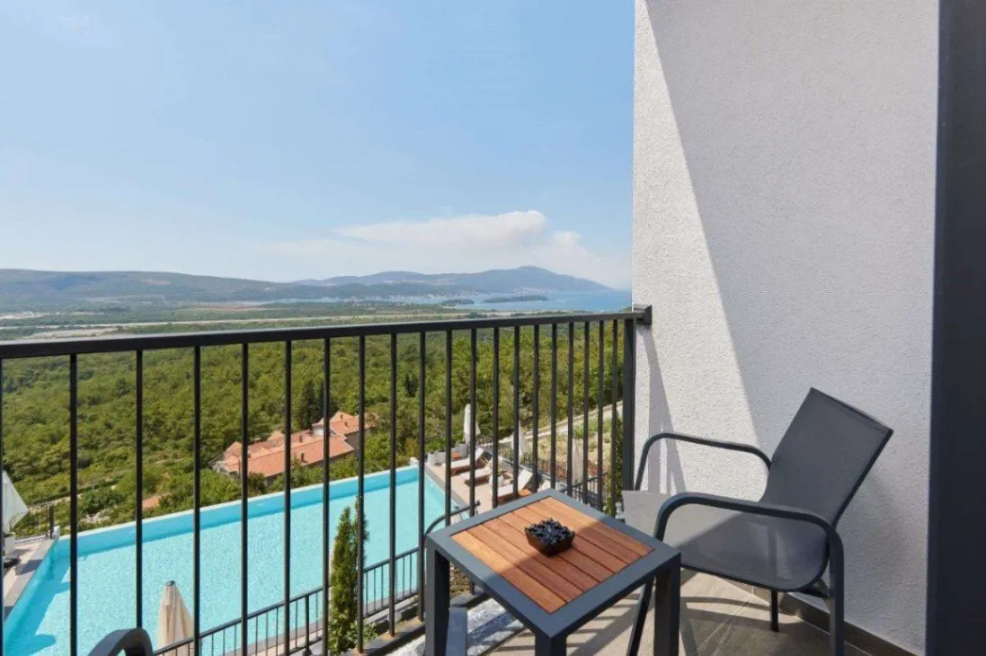 Izdavanje, jednosoban stan, 30m², Kavač, Kotor