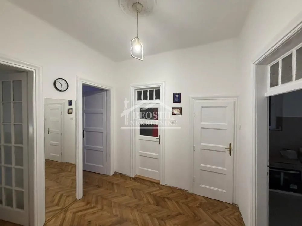 Prodaja, dvosoban stan, 61m², Stari Grad, Beograd