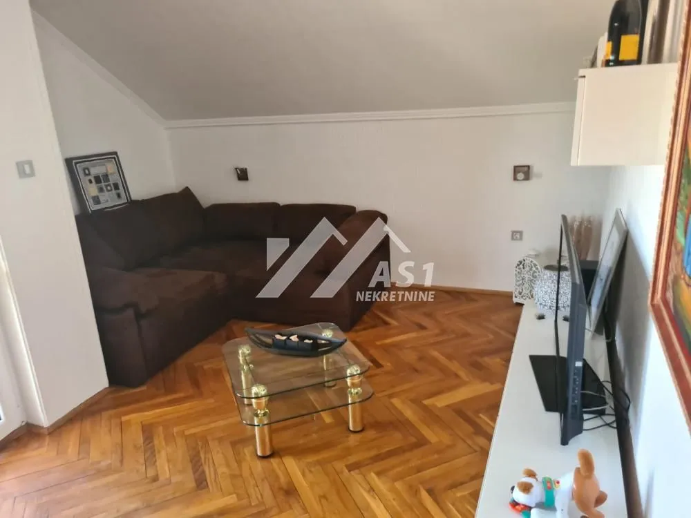 Izdavanje, kuća, 220m², Sremski Karlovci, Novi Sad