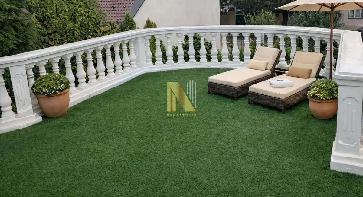 Prodaja, kuća, 345m², Salajka, Novi Sad Sve Podlokacije