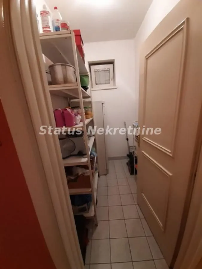 Prodaja, kuća, 348m², Petrovaradin, Novi Sad