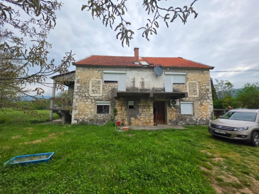 Prodaja, kuća, 220m², Danilovgrad, Crna Gora