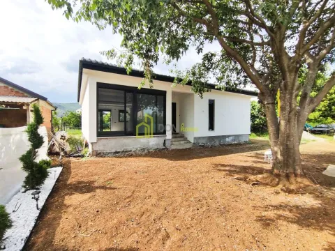Prodaja, kuća, 125m², Gornja Gorica, Podgorica - image 12