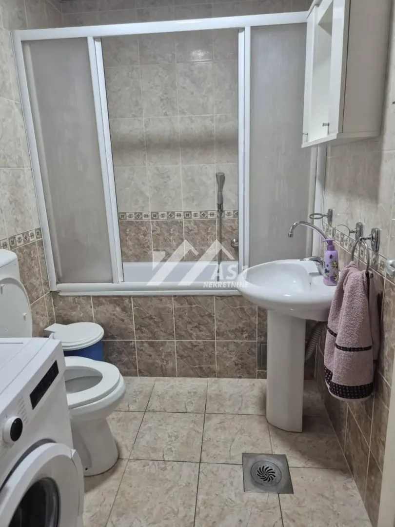 Izdavanje, dvosoban stan, 50m², Nova Detelinara, Novi Sad Sve Podlokacije