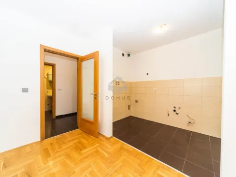 Prodaja, jednosoban stan, 52m², Tuški Put, Podgorica - image 4