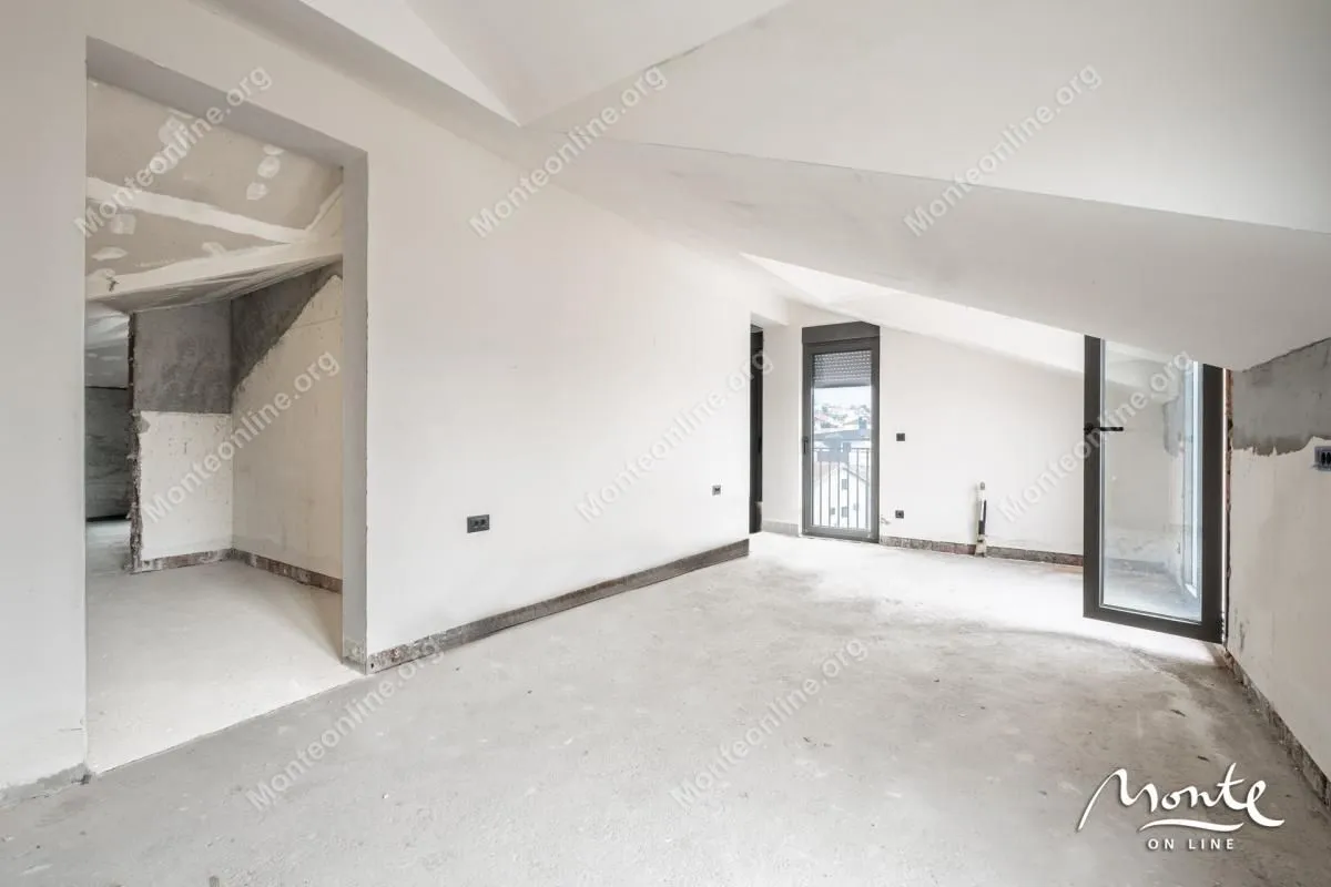 Prodaja, trosoban stan, 236m², Tivat, Crna Gora