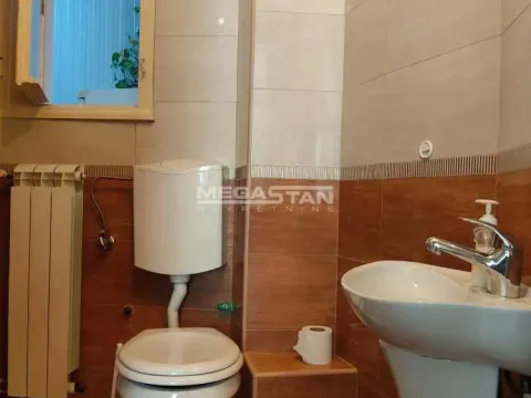 Izdavanje, trosoban stan, 90m², Stari Grad, Beograd - image 9