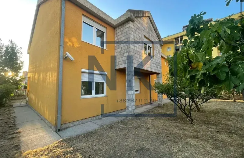 Izdavanje, kuća, 250m², Stari Aerodrom, Podgorica