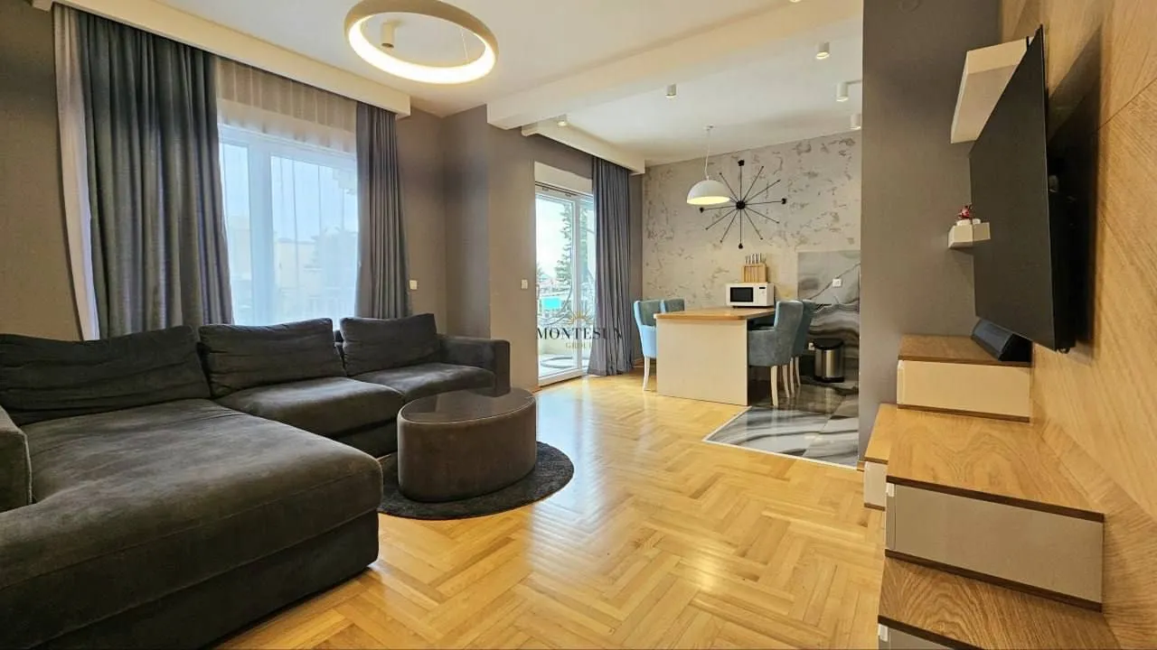 Izdavanje, dvosoban stan, 65m², Maslinjak, Budva