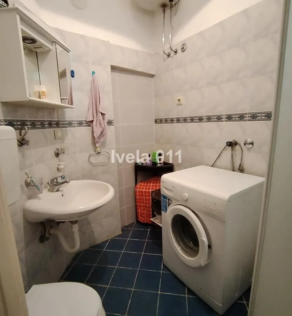 Prodaja, trosoban stan, 61m², Gundulićev Venac, Beograd
