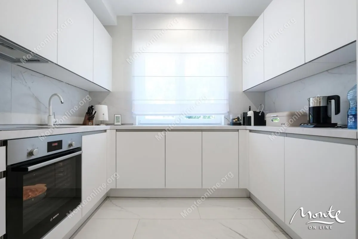 Prodaja, trosoban stan, 166m², Đenovići, Herceg Novi