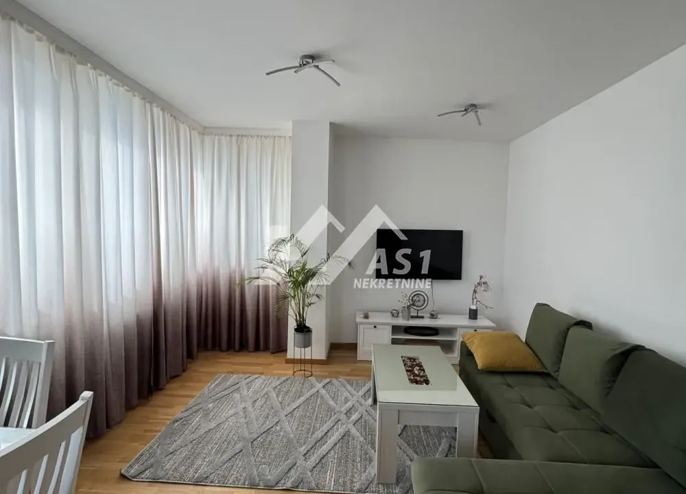 Izdavanje, dvosoban stan, 55m², Sajam, Novi Sad Sve Podlokacije