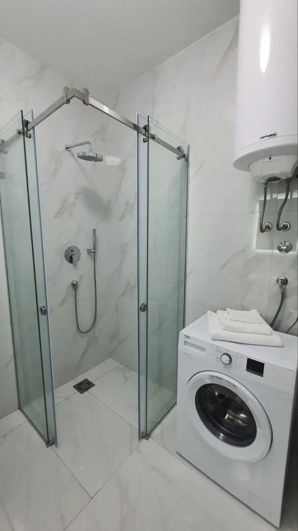 Izdavanje, jednosoban stan, 44m², Rafailovići, Budva