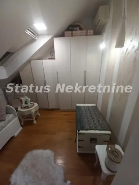 Prodaja, četvorosoban stan, 135m², Centar, Novi Sad