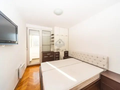 Izdavanje, dvosoban stan, 80m², Blok 9, Podgorica - image 6