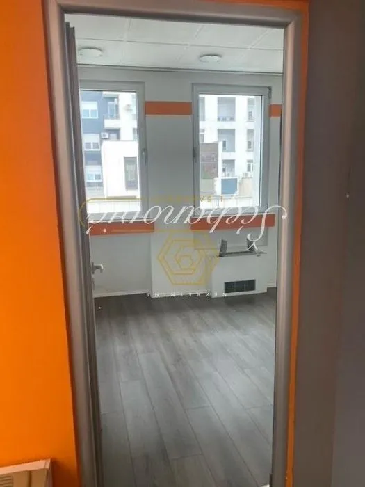 Rent, office space, 240m², Bulevar Oslobodjenja, Novi Sad Sve Podlokacije