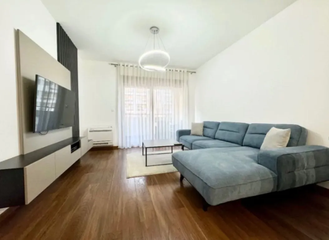 Izdavanje, dvosoban stan, 70m², Master Kvart, Podgorica