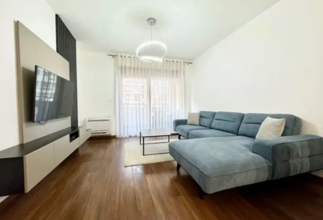 Izdavanje, dvosoban stan, 70m², Master Kvart, Podgorica