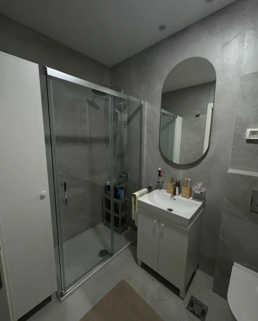 Izdavanje, jednosoban stan, 40m², Central Point, Podgorica