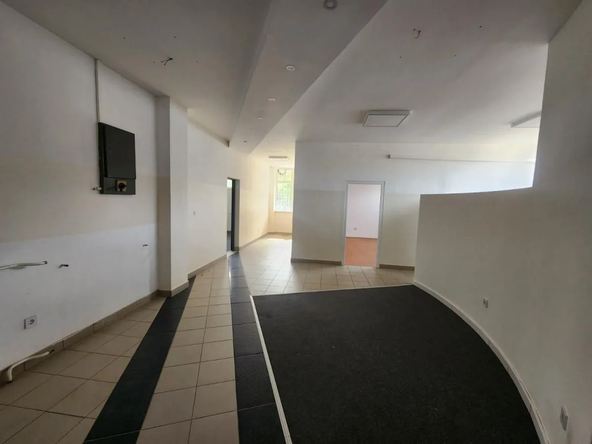 Rent, office space, 500m², Trošarina, Voždovac Sve Podlokacije