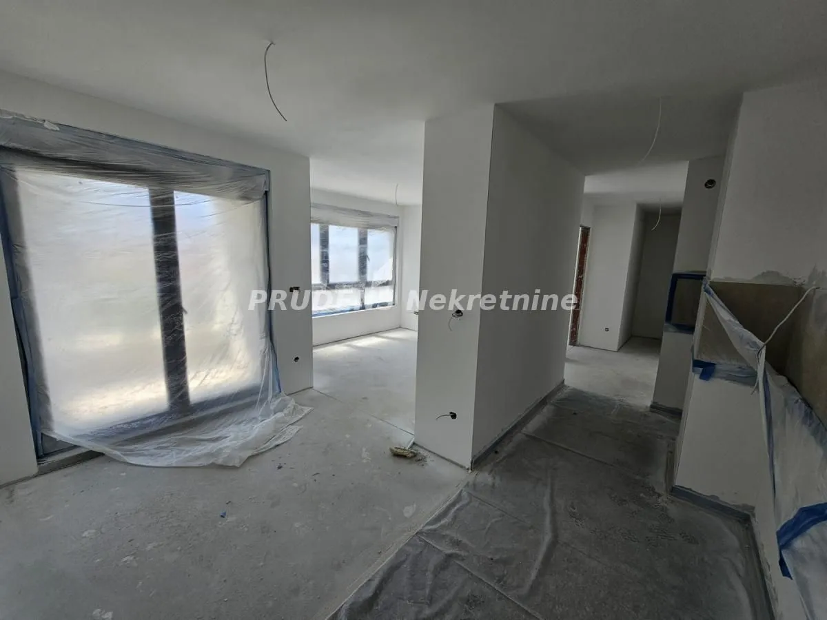 Prodaja, dvosoban stan, 53m², Banovo Brdo, Beograd