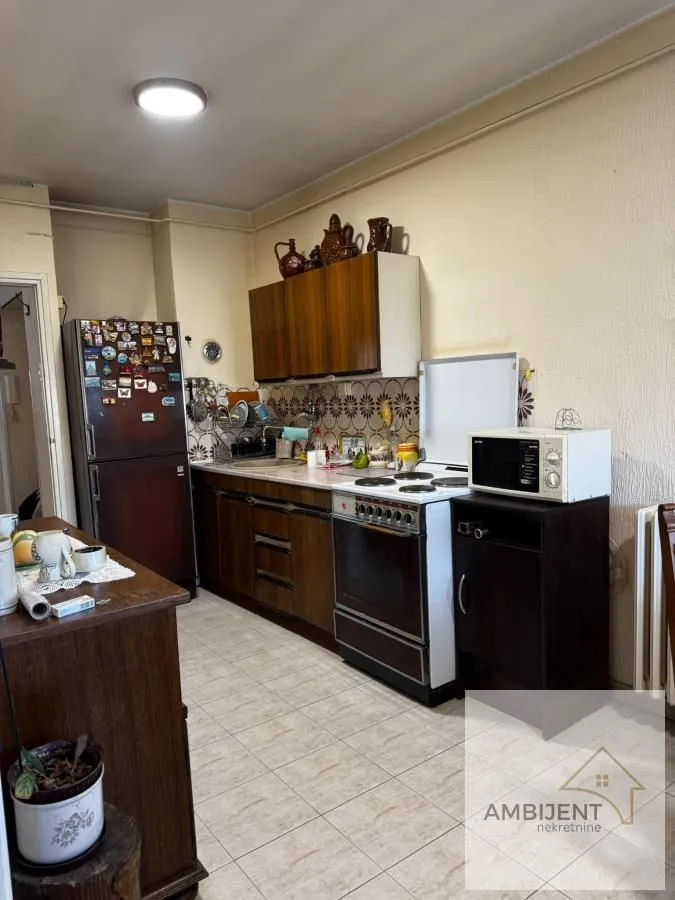 Prodaja, dvosoban stan, 69m², Zemun Sve Podlokacije, Beograd