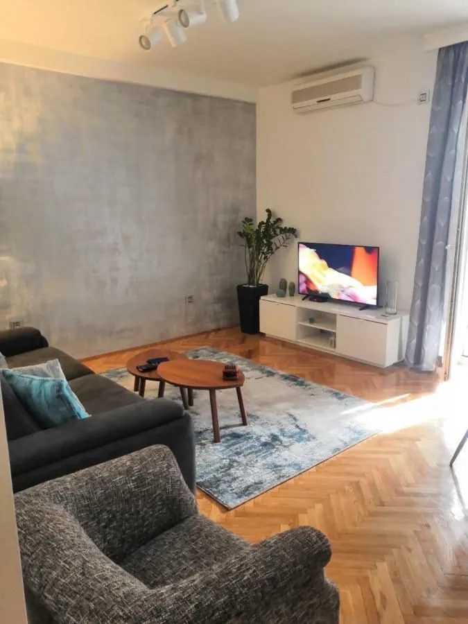 Prodaja, dvosoban stan, 64m², Centar, Novi Sad
