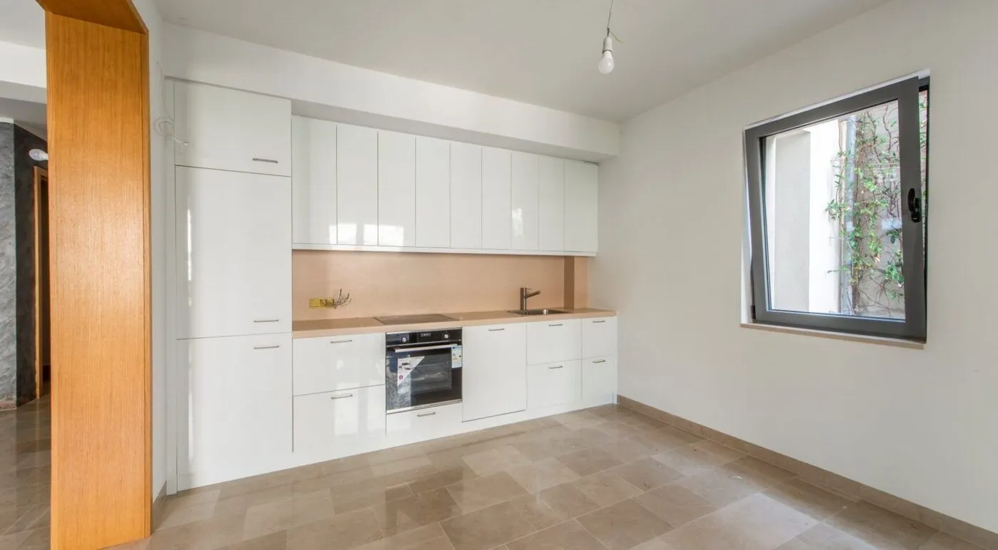 Prodaja, dvosoban stan, 160m², Prčanj, Kotor