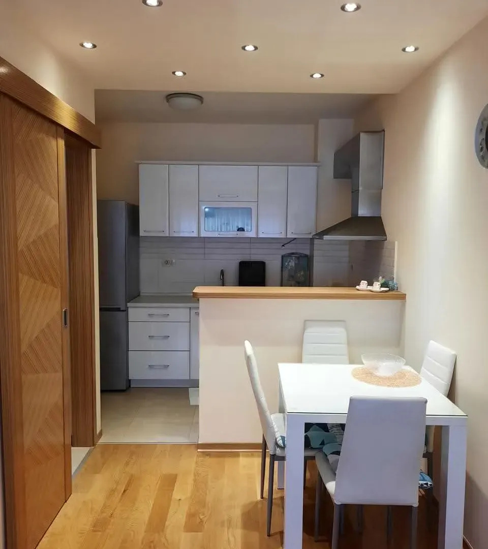 Rent, one bedroom apartment, 49m², Centar, Bar