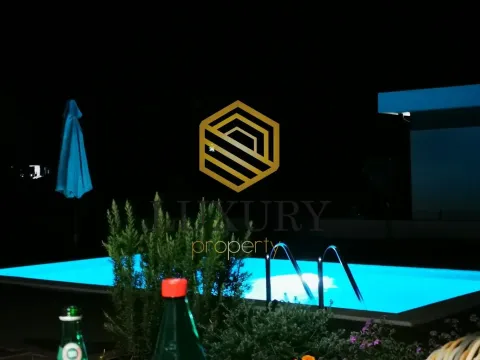 Izdavanje, kuća, 200m², Krimovica, Kotor - image 6