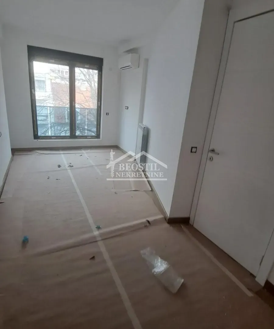 Prodaja, trosoban stan, 83m², Kalenić Pijaca, Vračar Sve Podlokacije