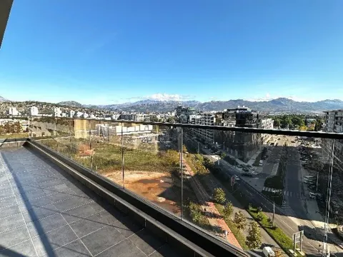 Izdavanje, četvorosoban stan, 127m², Master Kvart, Podgorica - image 4