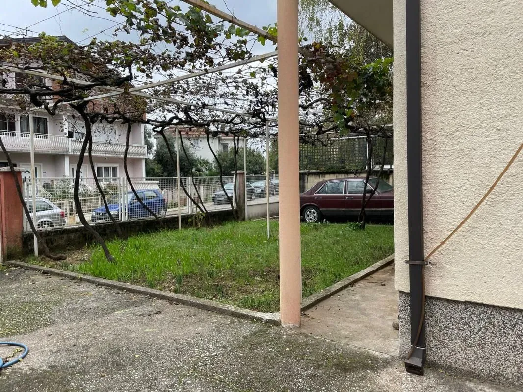 Prodaja, kuća, 212m², Gorica C, Podgorica